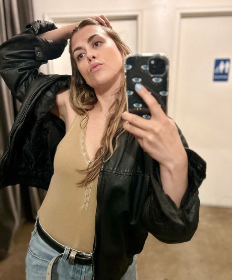 Lindsey Shaw sex pornstar archive