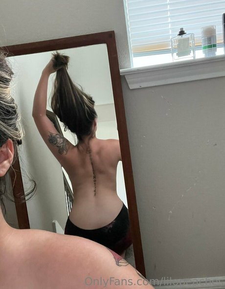 lilopeaches exclusive model images