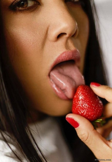 Erika Fernandez model porn pic