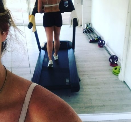 Gym Bunny x star exclusive image