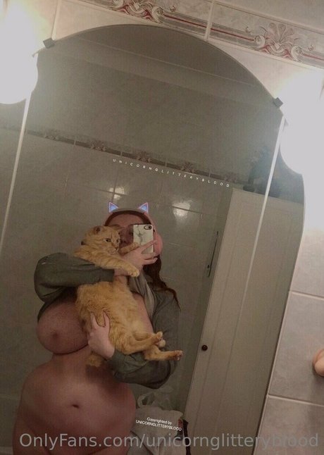 Unicornglitteryblood sexy model picture