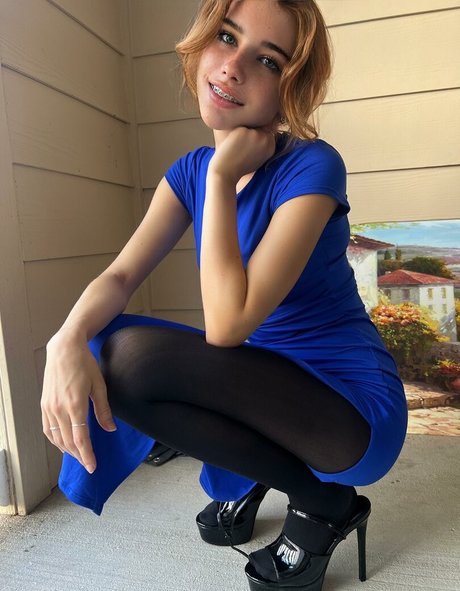 rylieeee art model gallery