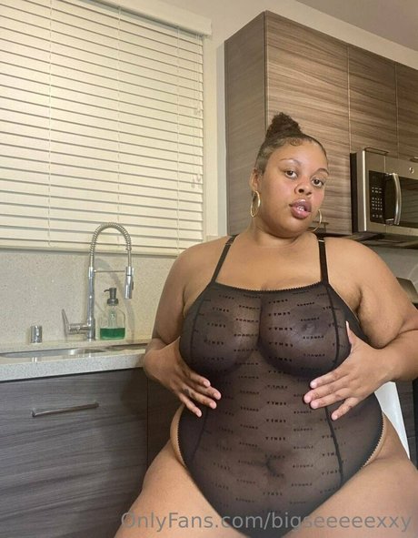 brazilian mature onlyfans pretty pic