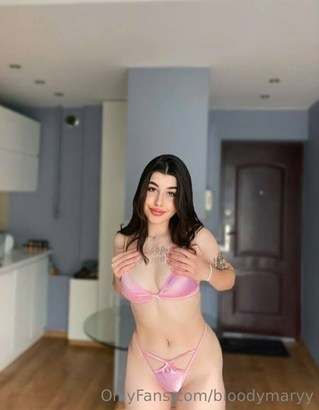 bloodymaryy beautiful model image