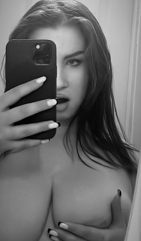 Nika Arven nude actress gallery