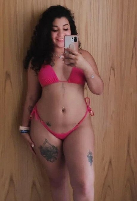 Emy Haira sexy model image