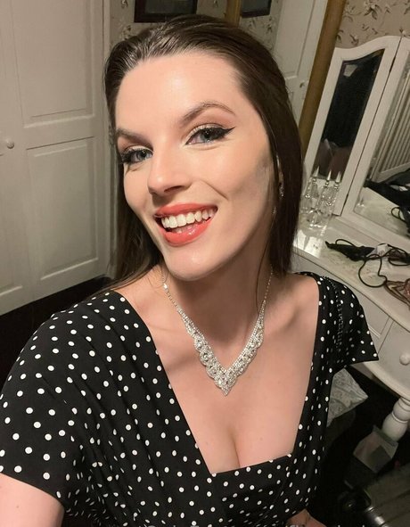 Fiona Frost star perfect images