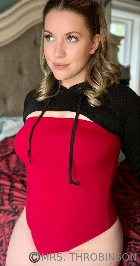 mrs throbinson pretty model picture