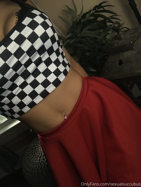 E Gamer Girlfriend star hot pic