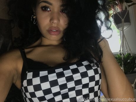 E Gamer Girlfriend free star pictures