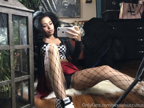 E Gamer Girlfriend pornstar adult galleries