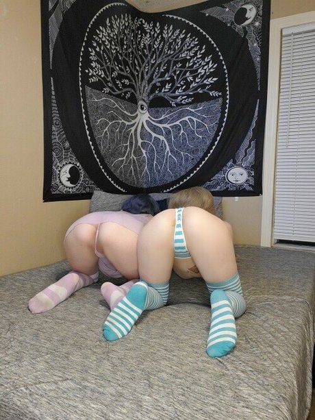 Callisto Elara star sexy photo