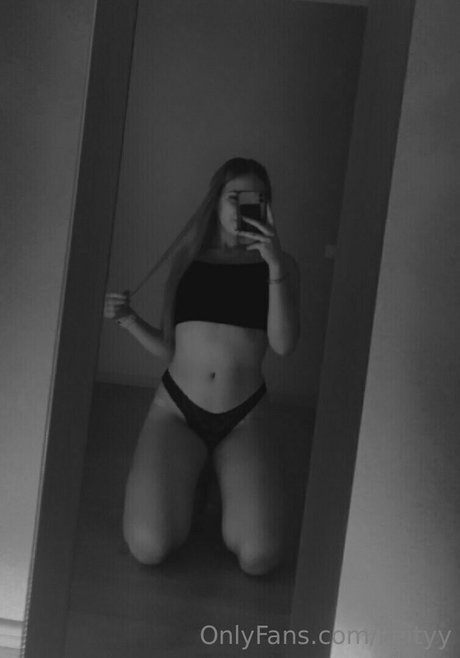 Keityy porn model image