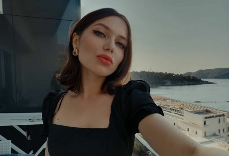 kaylaweaver model xxx pics