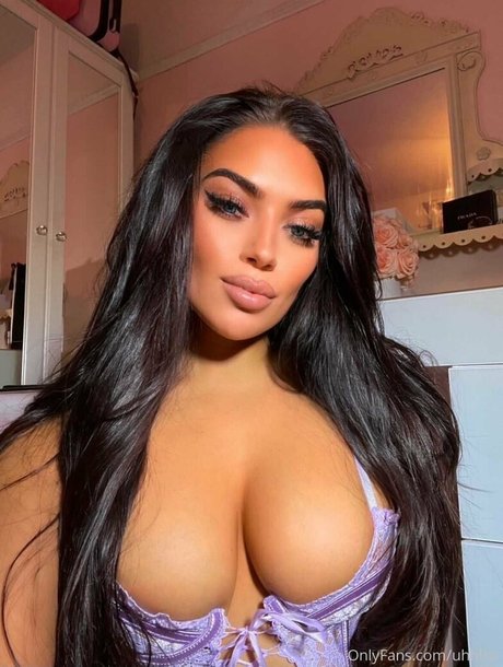 Uhhliar model nice gallery