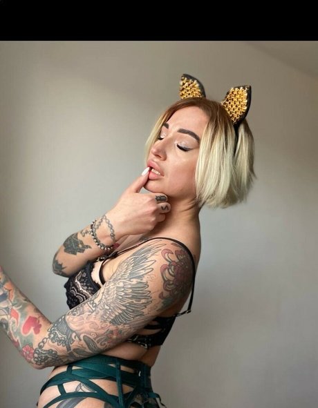 bambi latte model sexy photos