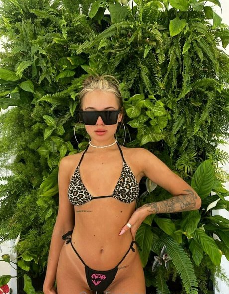 vvanessa v best model pictures