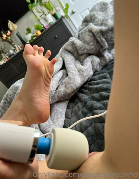 Goddess Nicci hot model image