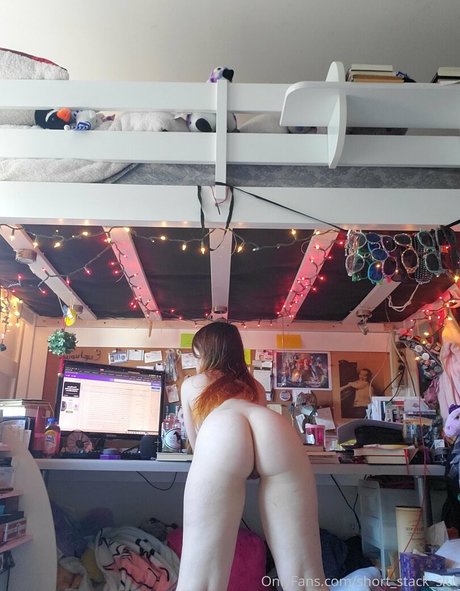 Short Stack Slut model top pic