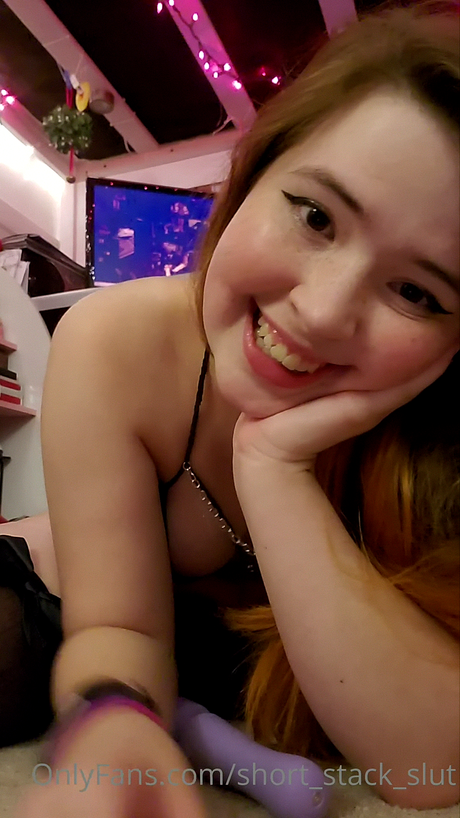 Short Stack Slut star hot pic