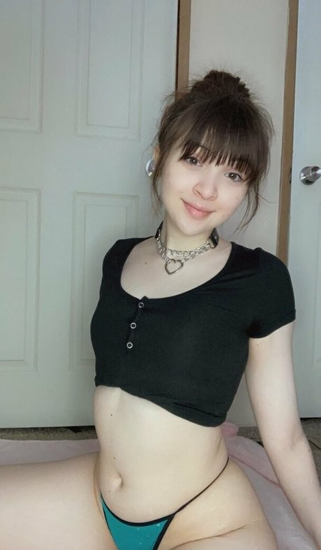 MyaXS naked pornstar photo