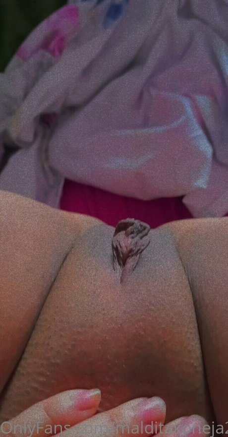 malditakoneja22 porn star photo