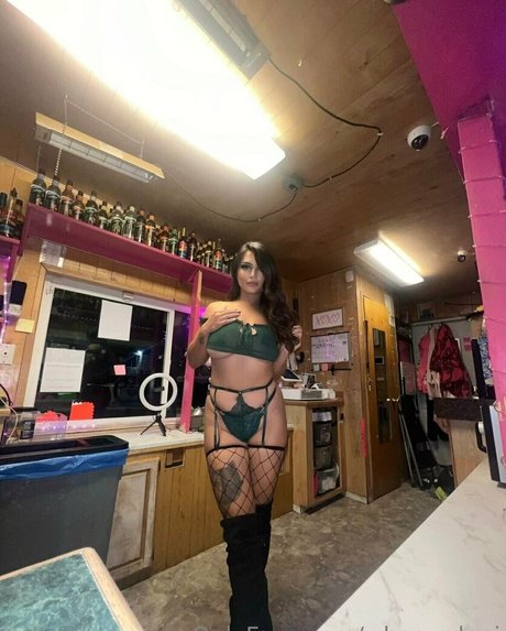 Whosurdani model sexy photos