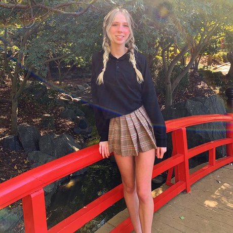 Jade duckycutie top actress photos