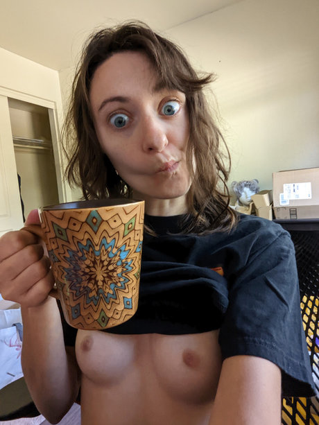 tanacake model pretty pic