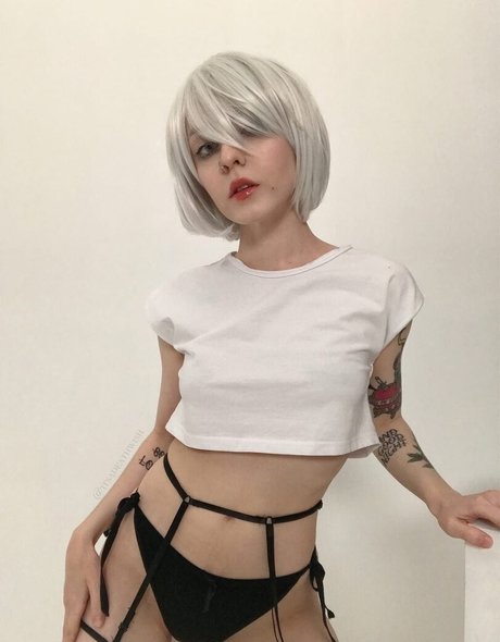 itsadeathwish model pornographic photos