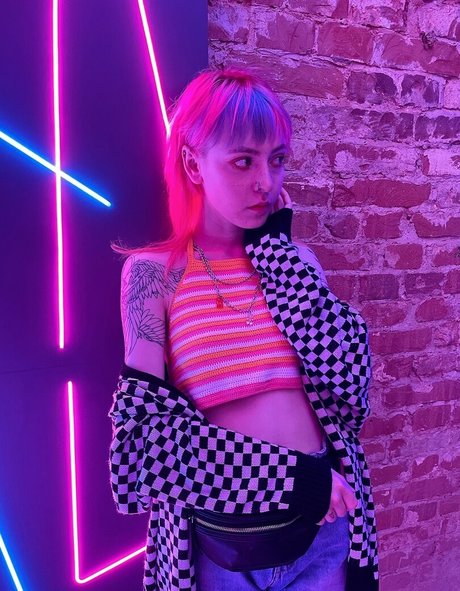 itsadeathwish perfect model picture