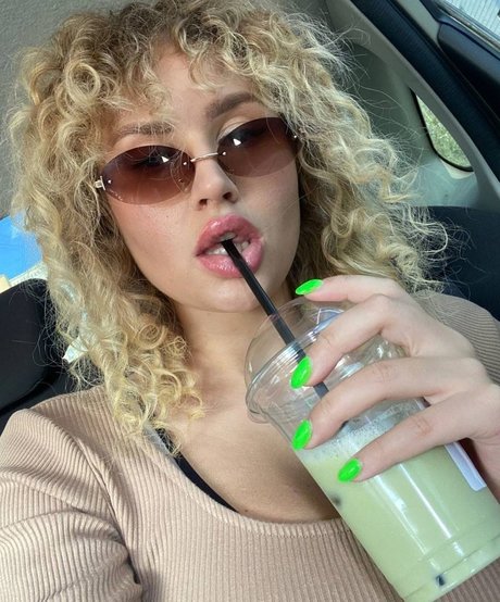 Merelin top model photos