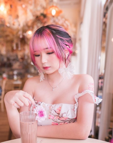 Akaei Ray erotic actress pic