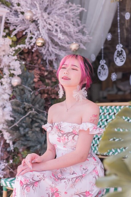 Akaei Ray model sex archive