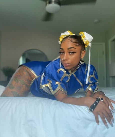 helloomcfly nude pornstar photo