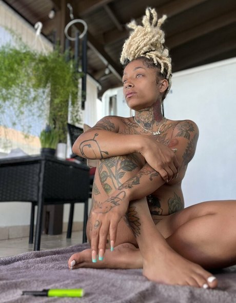 helloomcfly model sex picture