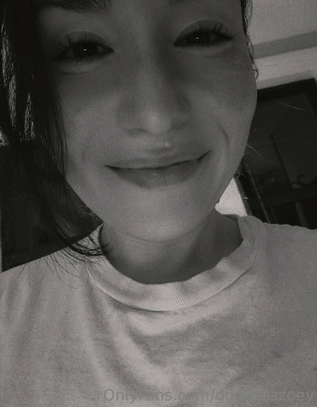 GoddessZoey exclusive model photo