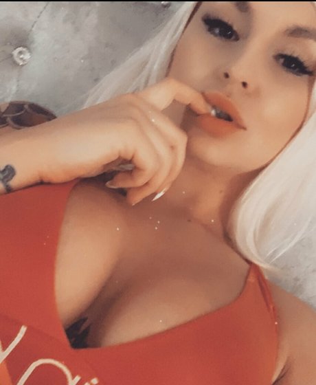 harrietellenshaw model naked gallery