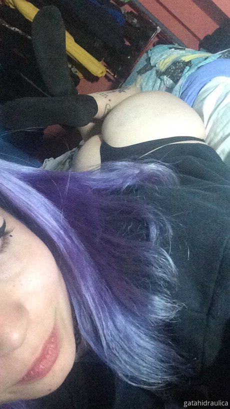 Khavesot nice model image