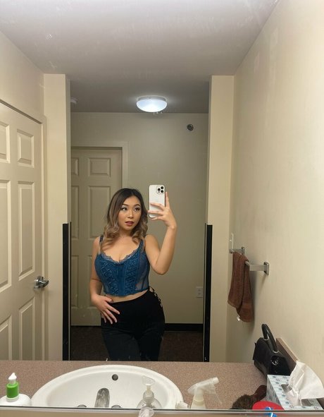 Lizzievx pornstar art photo