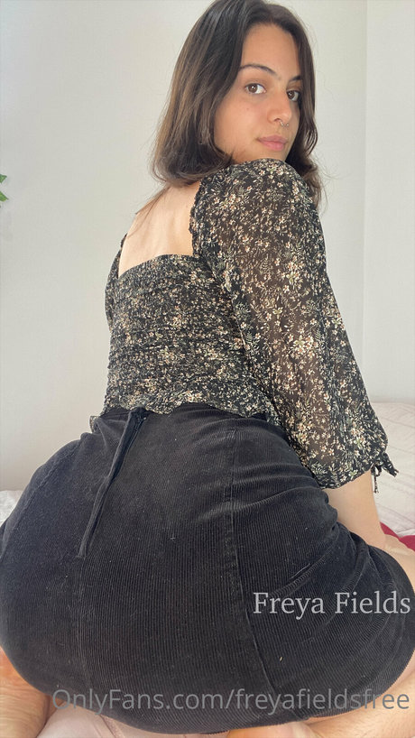 Freya Fields pornographic model images