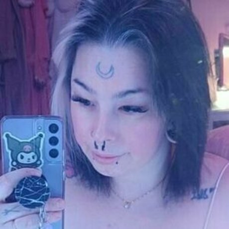 Nikkiwellsof top model photo