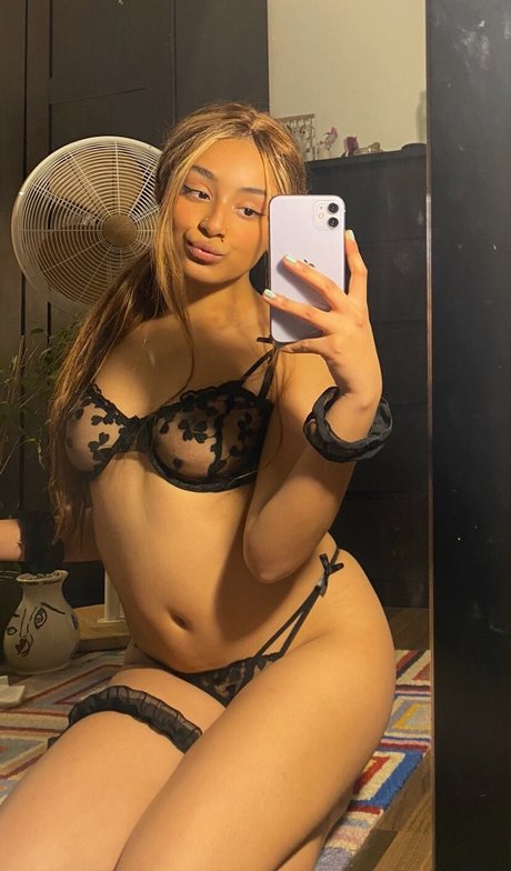 lilyluvrr model nudes archive