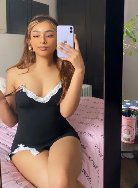 lilyluvrr hot pornstar picture