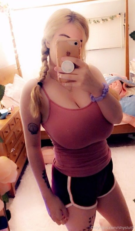 ShySlut0 top pornstar photos