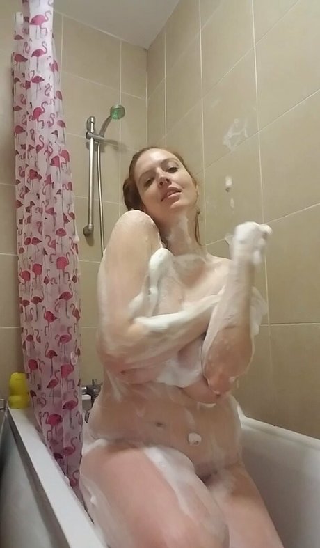 Ladygingerlust nude pornstar photo