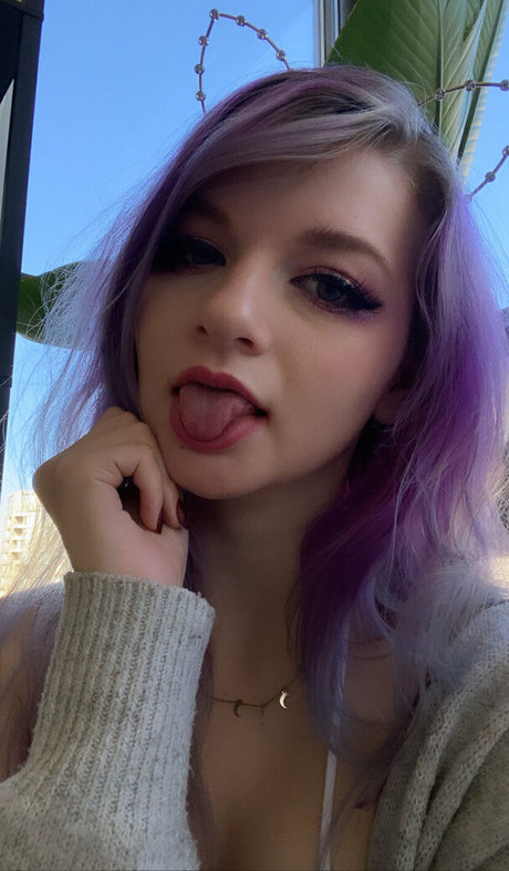 Aelarose hot model pic