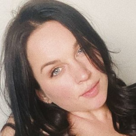 Adr3y_ pornographic model images