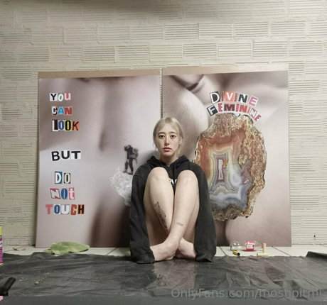 Moshpitmi free pornstar pic