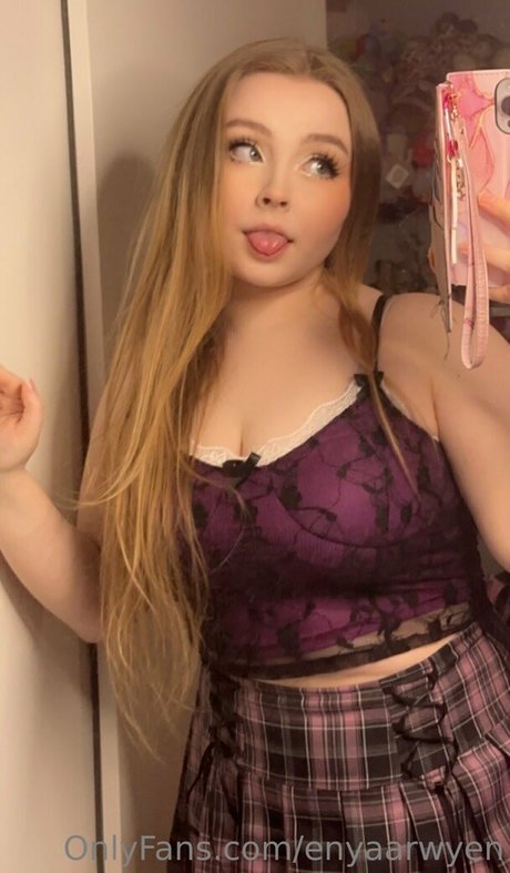 Enyaarwyen model pornographic gallery